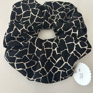 Elegant Black and Cream Scrunchie